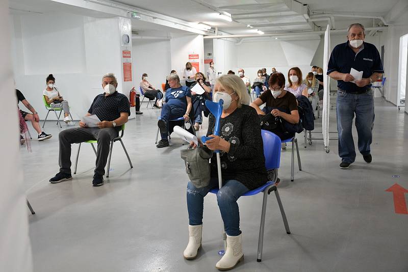 Očkovací centrum v České Lípě se přestěhovalo z kulturního domu Crystal do areálu českolipské nemocnice.