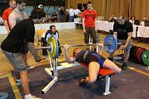 V Novém Boru právě probíhá ME v bench pressu 2008.Na snímku De Rudder Brieuc z holandska.