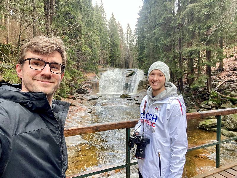 Dvojice populárních youtuberů Kluci z Prahy přijela do Libereckého kraje.