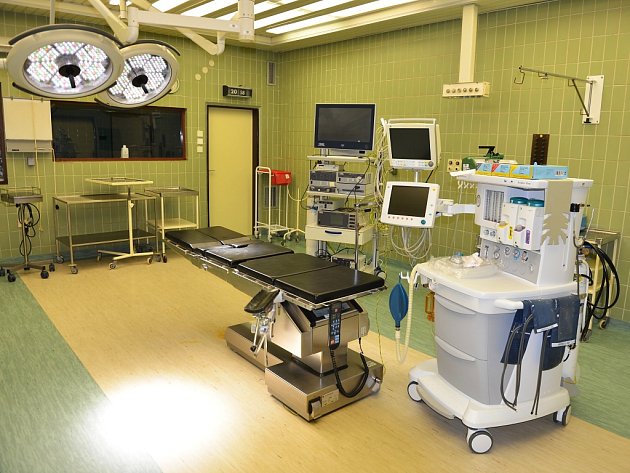 Nové přístroje pro anesteziology i nové operační stoly pořídila českolipská nemocnice za více než 10 milionů korun z evropské dotace.