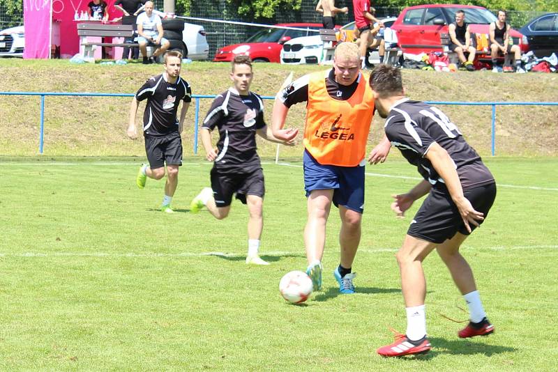 Benefiční fotbalový turnaj Skalice Celebrity Open Cup se víc než vydařil. Sedmý ročník akce vynesl rekordní sumu, 50 000 korun