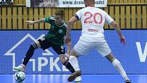 Futsalové derby ovládl Liberec (v bílém) který vyhrál v České Lípě 6:1.