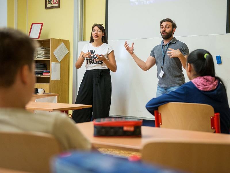 Třetí zářijový týden proběhl na ZŠ Partyzánská v mezinárodním duchu. Zavítali sem studenti z nejrůznějších koutů světa v rámci projektu EDISON.