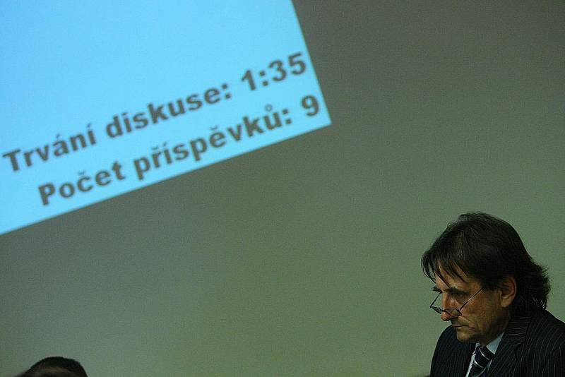 Nově zvolení zastupitelé České Lípy se v pondělí sešli k ustavujícímu zasedání.
