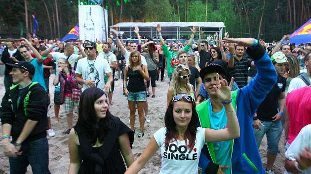 Na festival Mácháč se každý rok sjíždí kolem deseti tisíc návštěvníků.