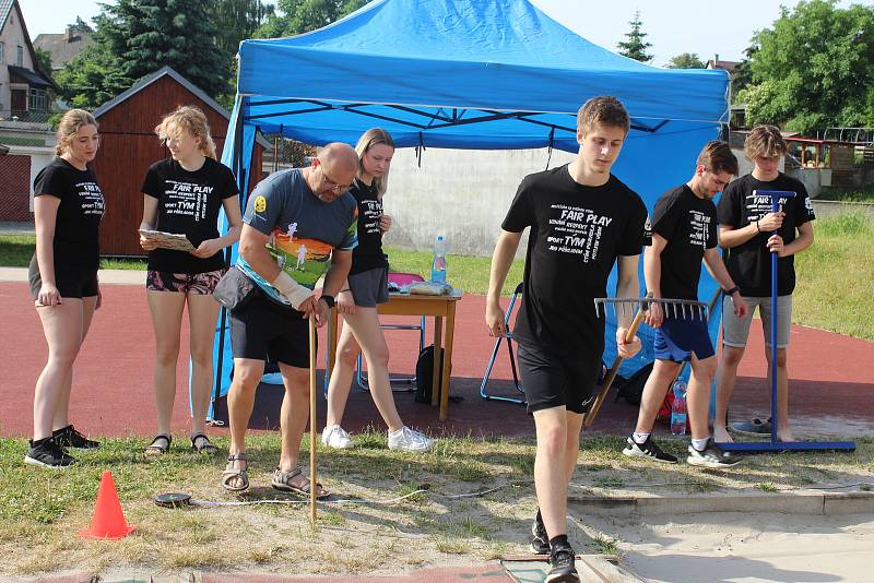 12. ročník Novoborské olympiády dětí a mládeže začalo v ZŠ U Lesa. Do sportovního klání se letos zapojí tři školy ve městě.