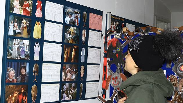 Výstavu kostýmů a rekvizit z oblíbené pohádky S čerty nejsou žerty otevřelo v sobotu Městské muzeum v Mimoni.