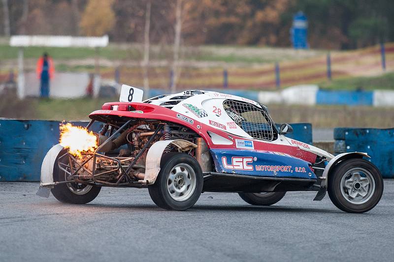 Tradiční setkání mistrů ukončilo motoristickou sezonu na Autodromu v Sosnové.