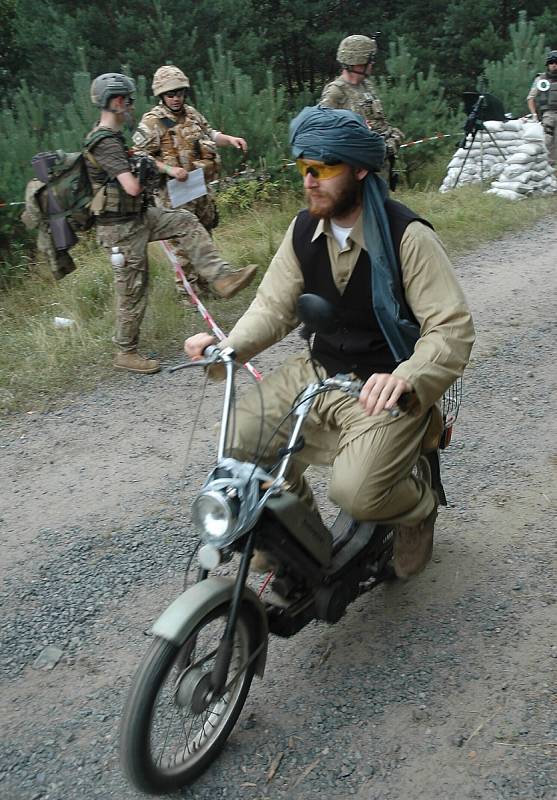 Po celý víkend probíhá na území bývalého vojenského újezdu Ralsko airsoftová hra a velmi věrná armádní simulace Protector 2014.