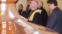 Po slavnostním otevření požehnal novému Pivovaru Cvikov biskup litoměřický Mons. Jan Baxant.