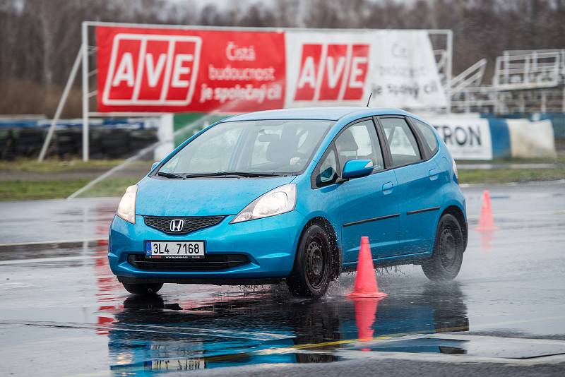 První kurz bezpečné jízdy se uskutečnil v neděli 6. ledna 2019 na autodromu v Sosnové u České Lípy.