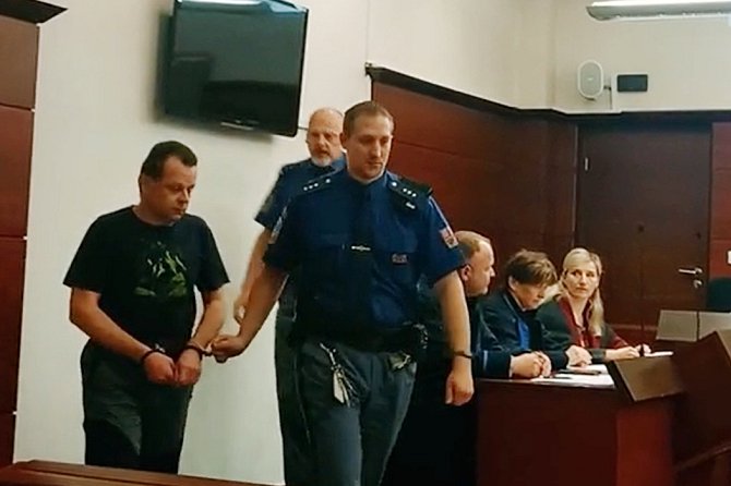 U libereckého krajského soudu ve středu 19. dubna pokračovalo hlavní líčení s Pavlem N. ze Cvikovska, který měl při fingované dopravní nehodě zavraždit manželku.
