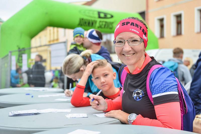 Slunečný podzimní den přivítal téměř 850 účastníků letošního City Cross Run & Walk v České Lípě.