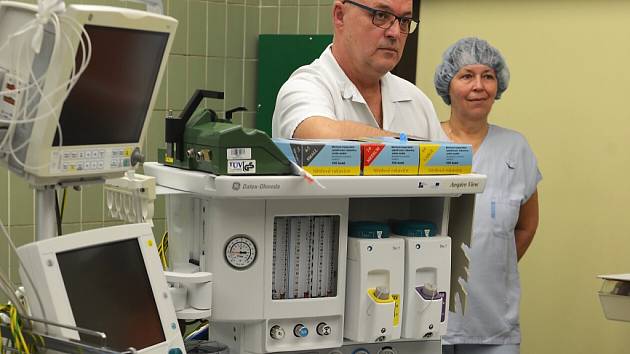 Nové přístroje pro anesteziology i nové operační stoly pořídila českolipská nemocnice za více než 10 milionů korun z evropské dotace.
