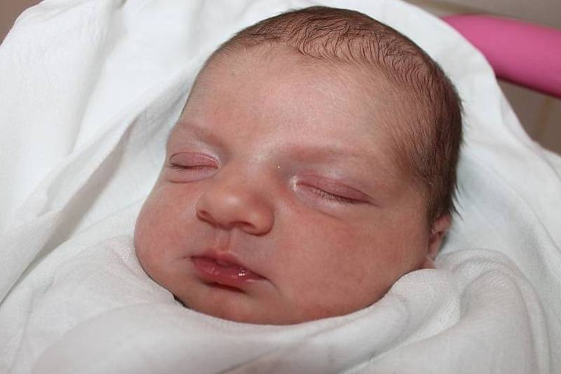 Rodičům Lucii a Tomášovi Křížkovým z Turnova se v pondělí 9. května v 16:11 hodin narodila dcera Amálie Křížková. Měřila 50 cm a vážila 3,96 kg.