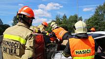 Krajskou soutěž profesionálních hasičů ve vyprošťování zraněných osob z havarovaných vozidel hostil Jablonec nad Nisou. 