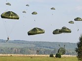 Čeští a američtí výsadkáři budou opět cvičit v bývalém vojenském prostoru Ralsko. Poprvé tu společně cvičili loni v září.
