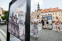 Slavnostní vernisáží zahájilo město Česká Lípa v pondělí 10. července letošní venkovní výstavu, která nese název Českou Lípou krok za krokem.