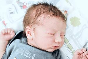 Rodičům Kláře a Tomášovi ze Semil se v neděli 24. července v 16:00 hodin narodil syn Teodor Tvrzník. Měřil 50 cm a vážil 3,70 kg.