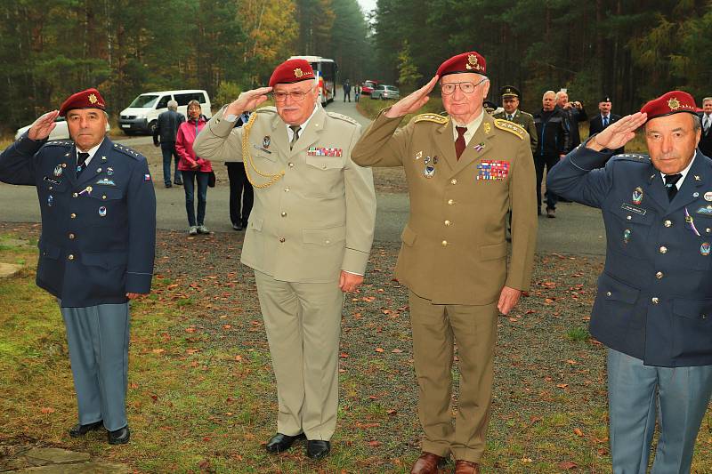 Veteráni druhé světové války, odbojáři, jejich pozůstalí i další hosté se na konci října sešli ve Stráži pod Ralskem na tradičním Memoriálu generálmajora Antonína Sochora.