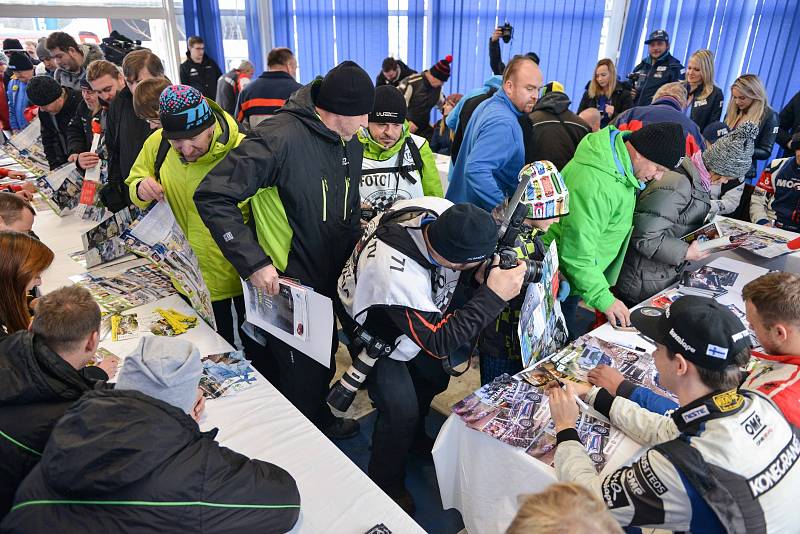 Na autodromu v Sosnové o víkendu probíhal již 16. ročník oblíbené akce Global Assistance Setkání mistrů.