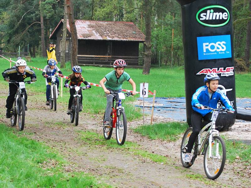 V neděli  5. května se v Doksech u Máchova jezera uskutečnil 4. ročník závodu XC Bílý kámen (série Haven Amulet Cup).