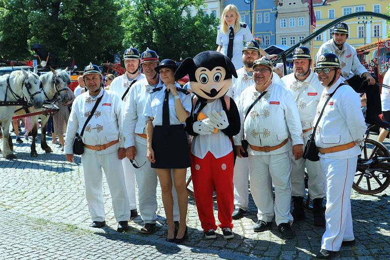 Na Hasičských slavnostech v Litoměřicích nechyběly sbory z Libereckého kraje. Vrcholem sobotního programu byla hasičská fontána.