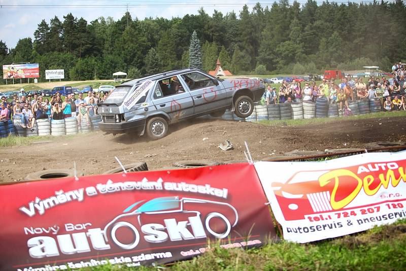 Destruction derby na autodromu. Den druhý.