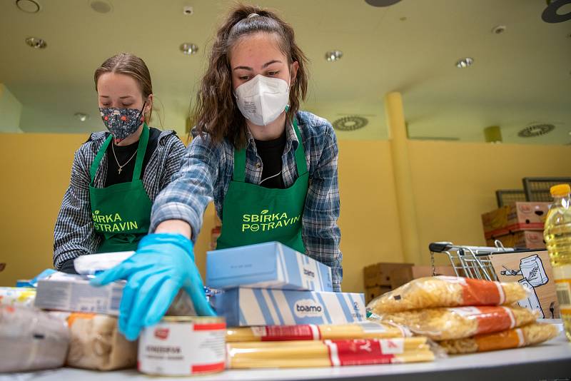 Česká Lípa supermarket Albert Farní charita sbírka potravin