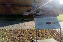 Výstava Zrcadla do historie bude v českolipských ulicích do konce října.