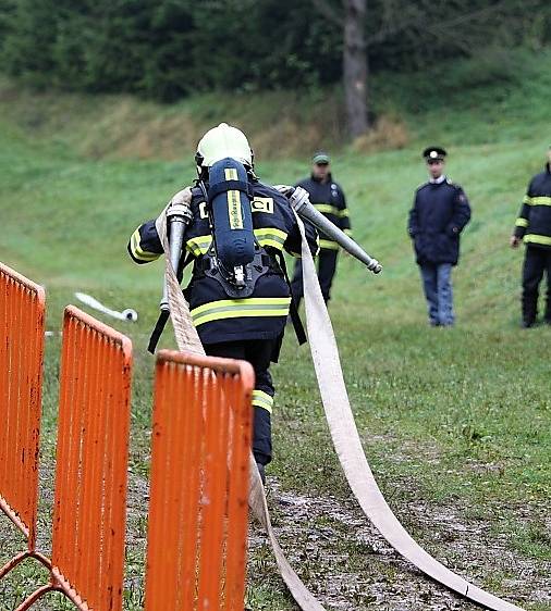 Soutěž T.F.A., jejíž volný překlad znamená „Nejtvrdší hasič přežívá", byla pro účastníky skutečně vyčerpávající.