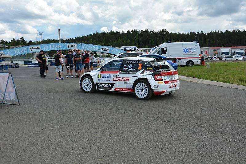 Rally Bohemia na autodromu v Sosnové v pátek 9. července.