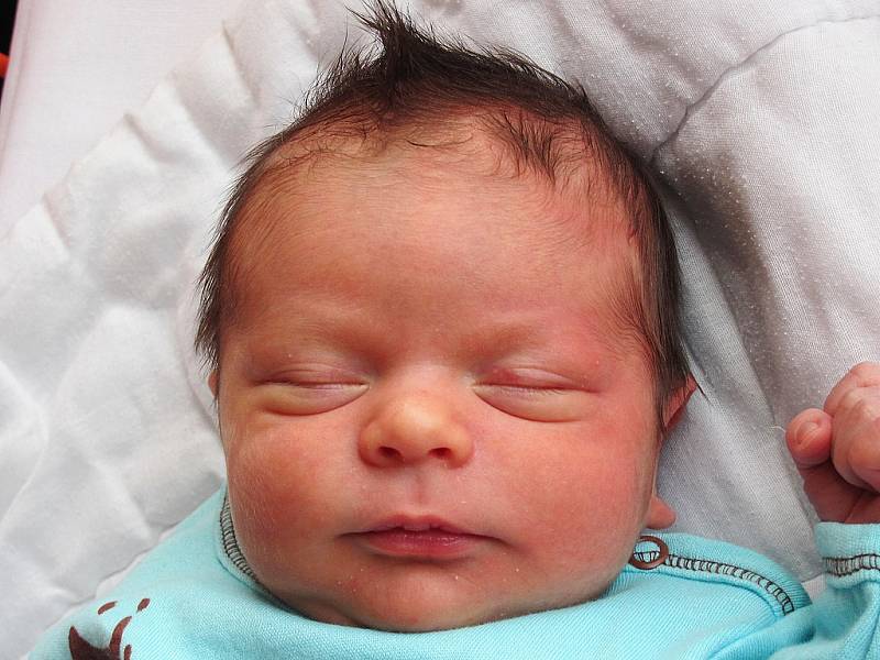 Mamince Ivetě Jánské z Horní Police se 17. února v 15:40 hod. narodil syn Mikuláš Jánský. Měřil 52 cm a vážil 3,74 kg.