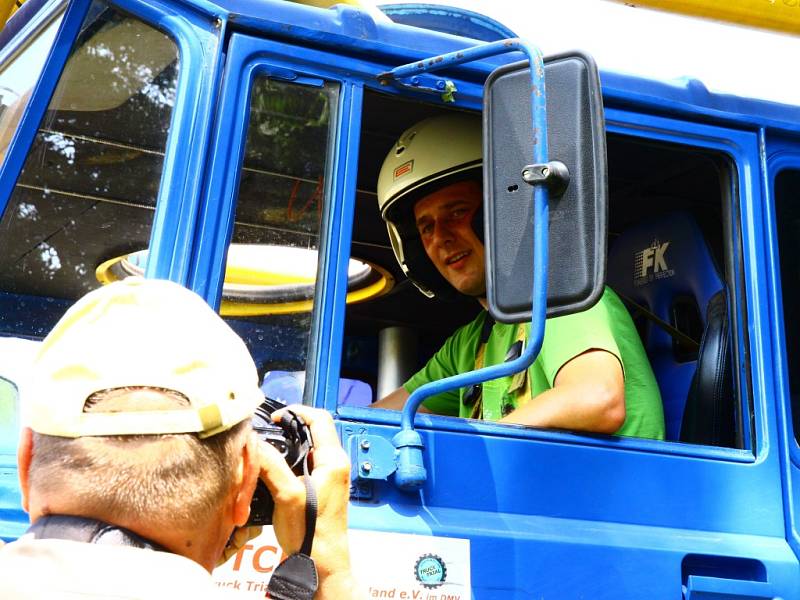 Soutěžní sezona otevřeného mistrovství ČR v Truck trialu pokračovala o víkendu ve Stráži pod Ralskem.