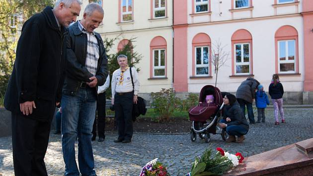 Vznik samostatného Československa a zároveň 96 let od konce 1. světové války připomněl pietní akt v České Lípě