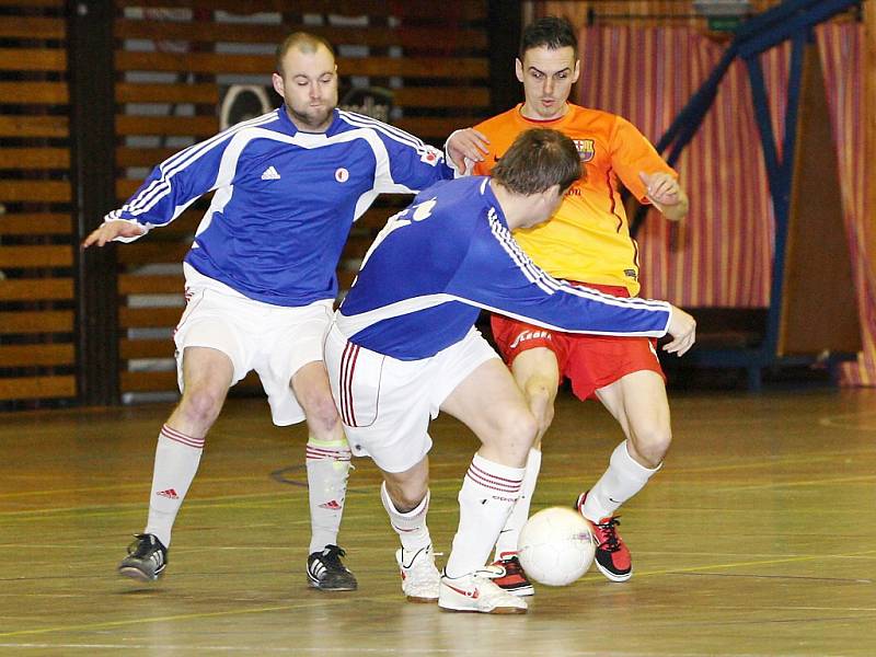 FK Yankees Warriors Nový Bor „A“ - SF KUČERA Kamenický Šenov 3:3.