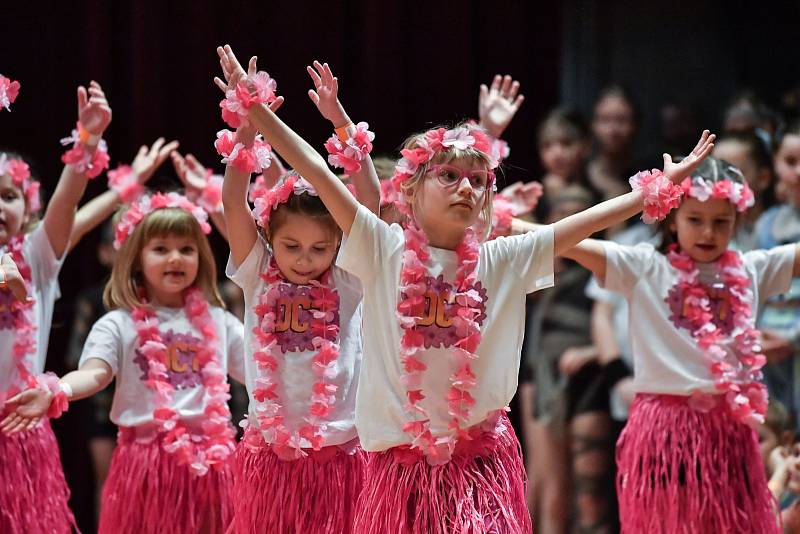 Nejmladší tanečníci českolipské skupiny Dance c.lock 7even se představili na tradiční soutěži Českolipský zvoneček.