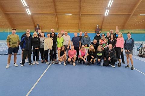 V sobotu 26. listopadu se spolku Tenisová rodina podařilo nastartovat zimní halovou sezónu velmi úspěšným turnajem smíšených párů v České Lípě.