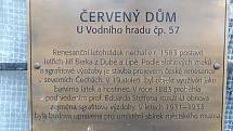 Letohrádek nazývaný Červený zámeček nebo Červený dům v centru České Lípy, italská renesance. Spravuje ho Vlastivědné muzeum a galerie Česká Lípa, které uvnitř má depozitáře a dílny.