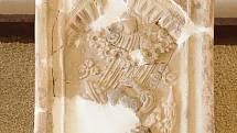 K vytápění interiérů sloužila kachlová kamna, jednotlivé kachle bývaly bohatě zdobeny, zde například biblickým výjevem Obrácení sv. Pavla.