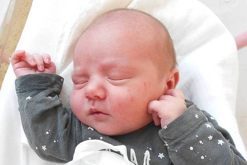 Rodičům Nikole a Tomášovi se v pátek 13. května v 9:51 hodin narodila dcera Šarlota Švajcrová. Měřila 48 cm a vážila 3,65 kg. Doma se na ni těšil i bráška Tobiáš.
