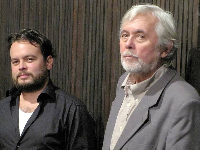 Režisér Josef Abrhám mladší a jeho otec při promítání v Novém Boru.
