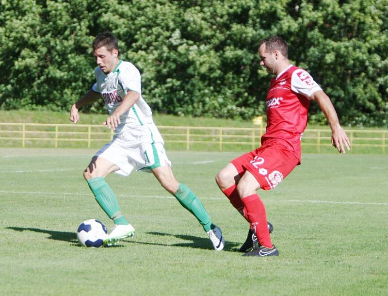 V prvním kole Poháru FAČR podhl Nový Bor Pardubicím těsně 0:1. 