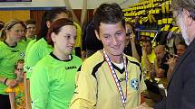 Historický úspěch v podobě zisku cenných stříbrných medailí z finálového turnaje mistrovství České republiky futsalistek vybojovaly hráčky českolipského klubu FC Démoni. 