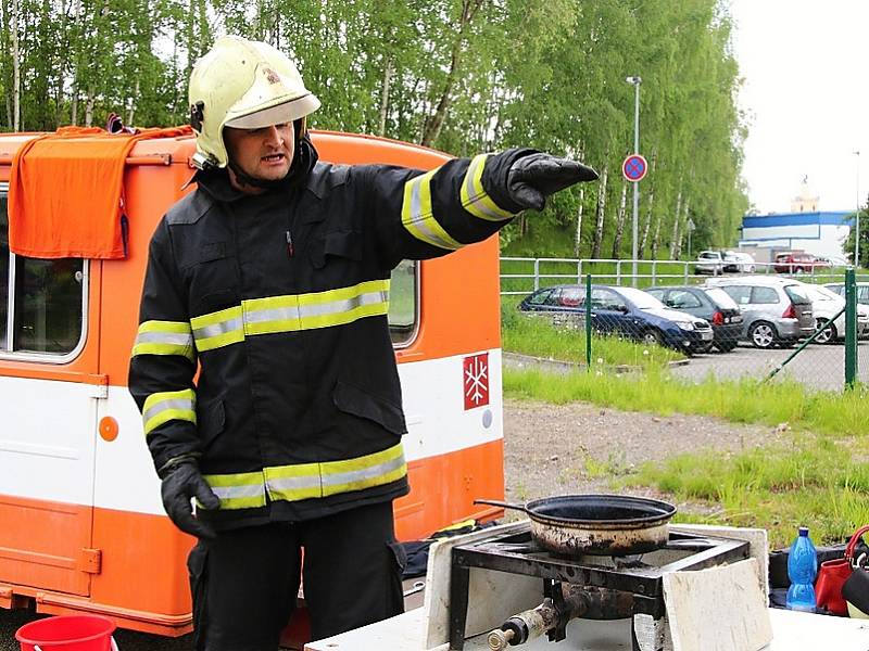 Ve středu představili hasiči HZS Libereckého kraje na centrální stanici v Liberci svou kampaň, kterou chtějí upozornit na rizika požárů v domácnostech.