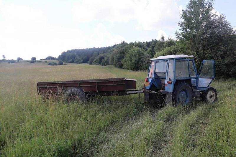 Srážka cyklisty a traktoru na cyklostezce mezi Českou Lípou a obcí Písečná