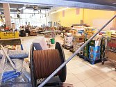 Rekonstrukce prodejních prostor se řetězci supermarketu Billa v České Lípě nevyplatila. Kvůli hrozící kontaminaci potravin tam zasáhla inspekce a nařídila uzavřít některé prostory. 