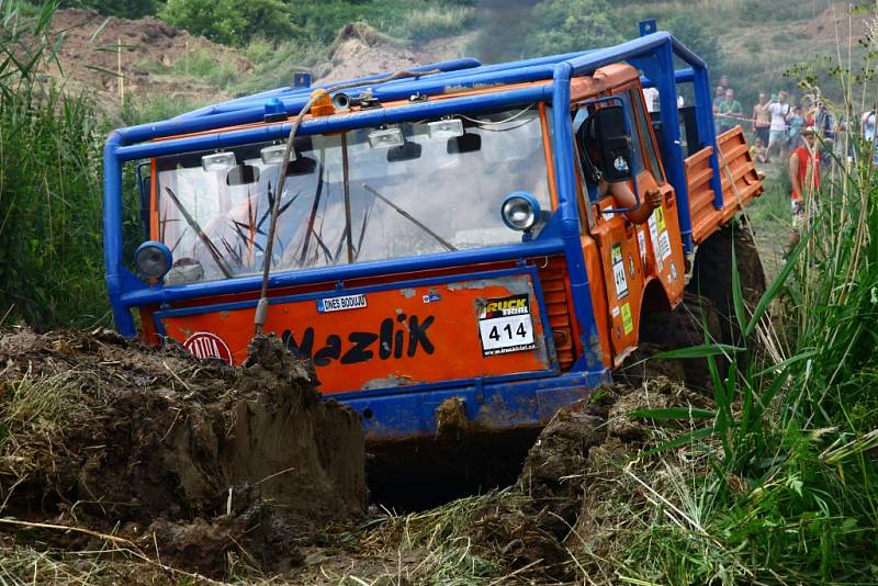 Soutěžní sezona otevřeného mistrovství ČR v Truck trialu pokračovala o víkendu ve Stráži pod Ralskem.