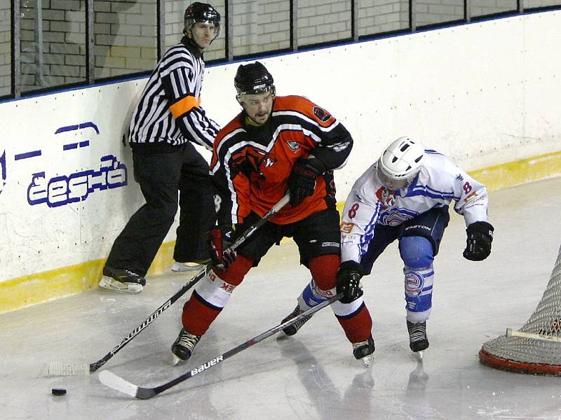 HC Česká Lípa - HC Děčín „B“ 3:5 (0:3, 1:1, 2:1).