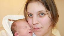 Mamince Vladimíře Csókové z České Lípy se ve čtvrtek 15. ledna v liberecké porodnici narodil syn Adam. Měřil 48 cm a vážil 3,07 kg.
